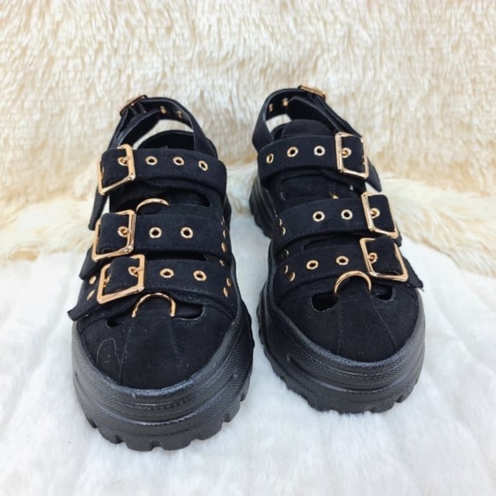 Cape Robbin Black 3 Buckle 1" Platform Sandals - Picture 6 of 6